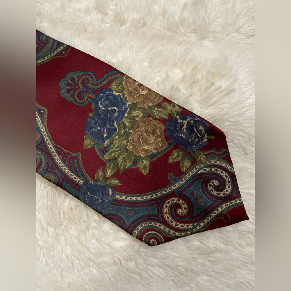 Karl Lagerfield Floral Print Designer Tie